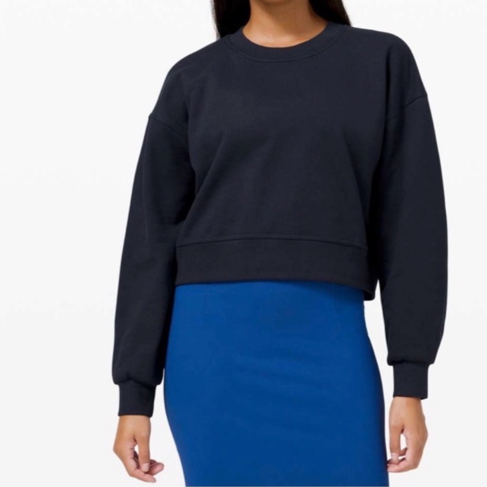 Lululemon Navy Cropped Crewneck Sweatshirt Size 12 Athletic Lounge EUC